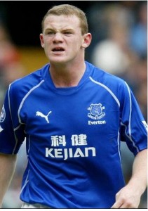 Rooney in tricoul lui Everton